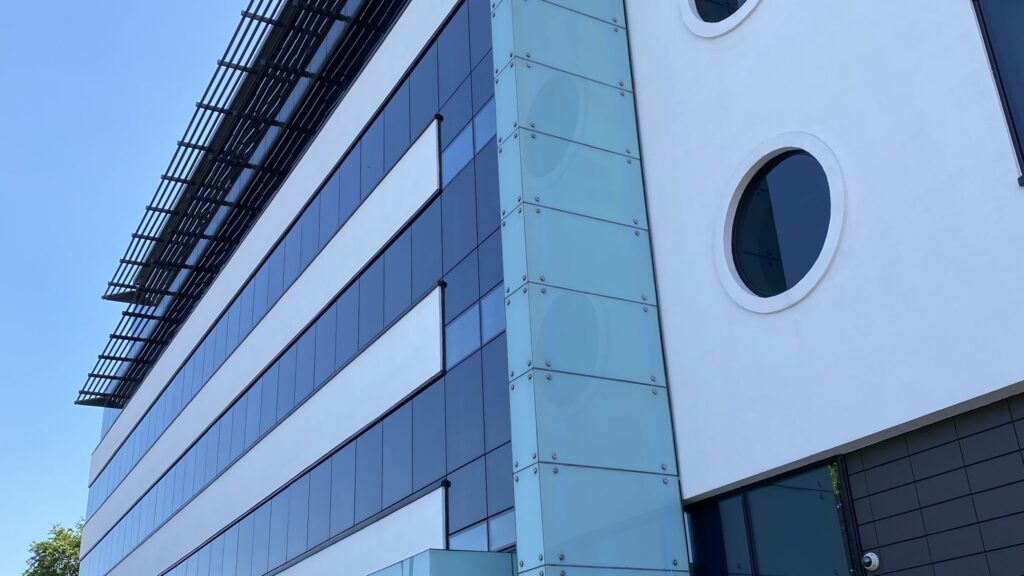 IMG_0433-e1592406617948-2560x1440 100-Hagley-Road